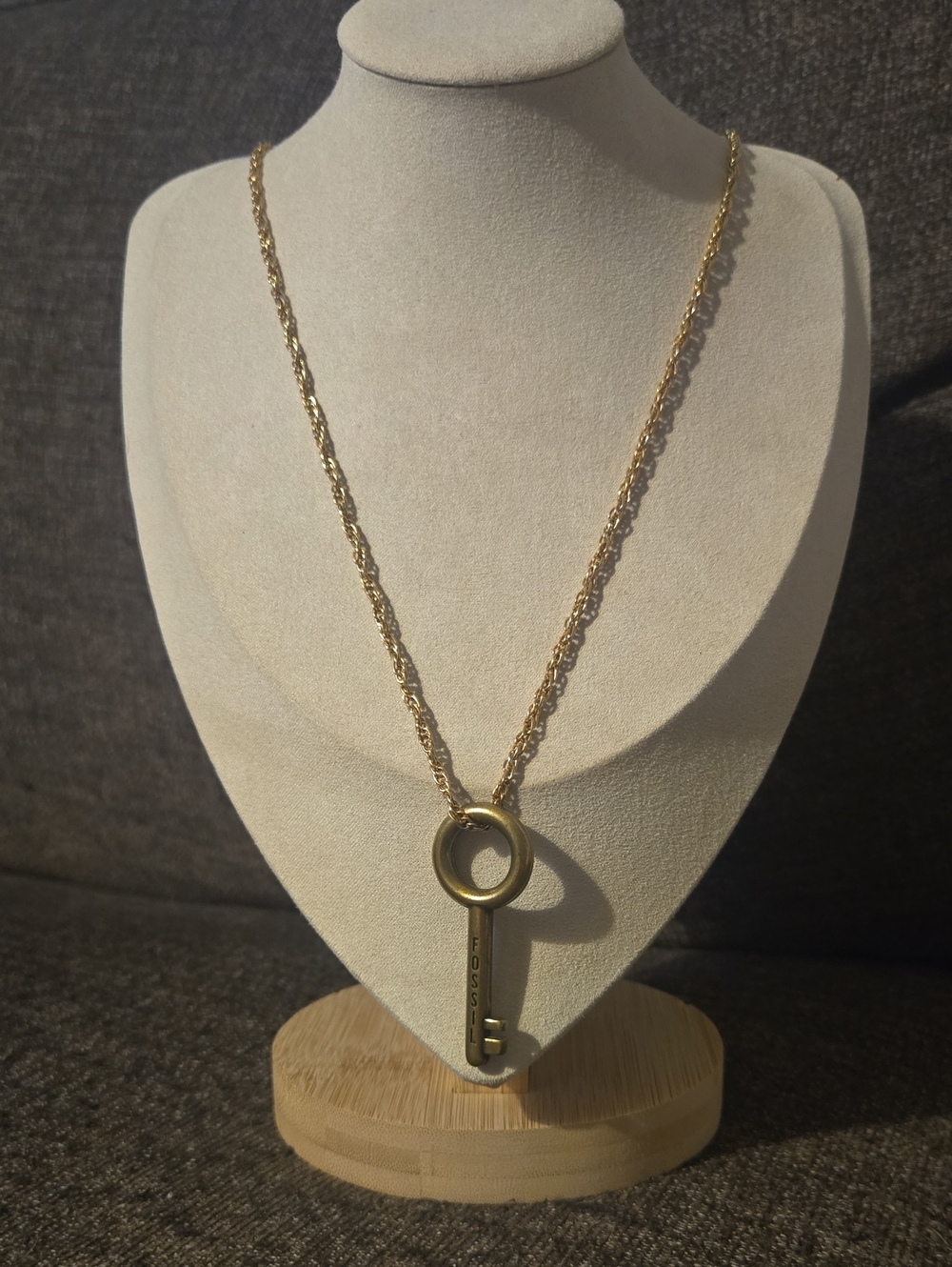 Fossil Antique Gold Tone Key Pendant Necklace On A Gold Tone Chain